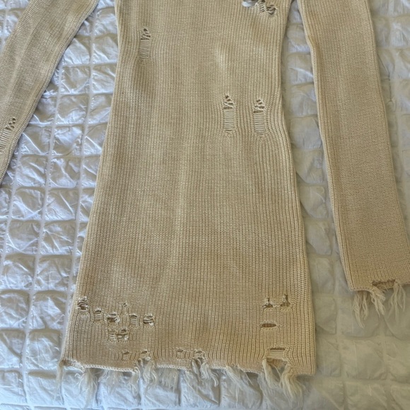 Lovers + Friends turtleneck distressed sweater dress - Picture 4 of 10
